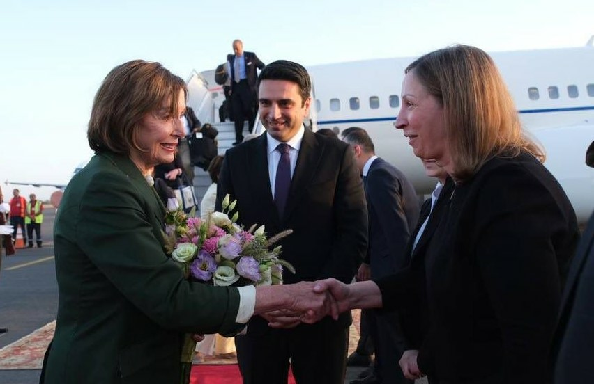 Rusiyalı politoloq: Pelosinin İrəvana səfəri təxribatdır