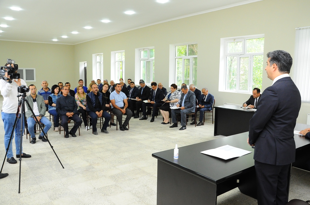 Naftalanın icra başçısı səyyar qəbul keçirib - FOTO