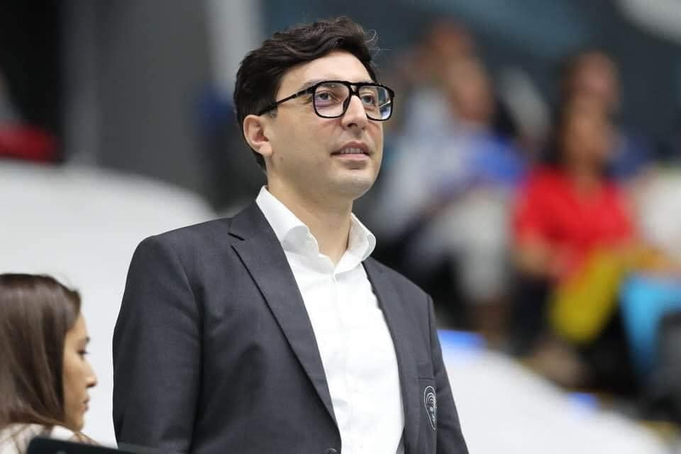 Fərid Qayıbov: “Övladlarımın xaricdə təhsil almasını istəyirəm” - VİDEO