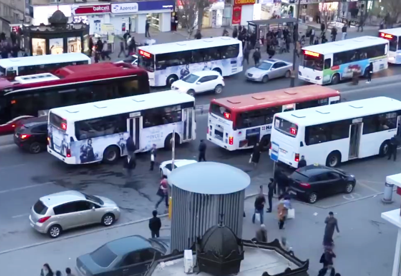 Bu dəfə 94 avtobus tıxacda qaldı