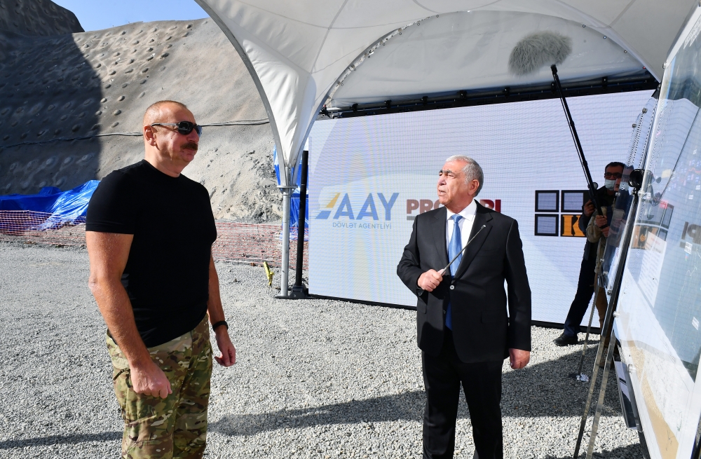 Prezident Kəlbəcər-Laçın yolunda yeni inşa edilən tunellə TANIŞ OLDU