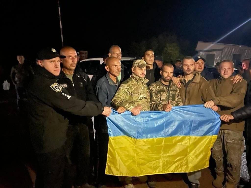 Rusiya məşhur “Azov” alayının komandirlərini azad edib - ADLAR