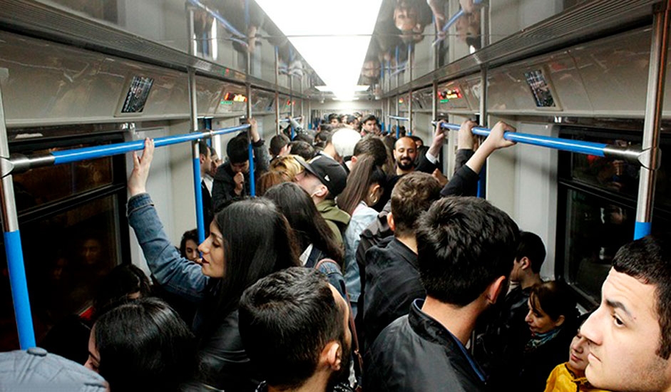 Metroda sıxlığı aradan qaldırmaq üçün “çarə” tapıldı - VİDEO