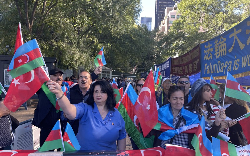 Azərbaycanlılar BMT-nin qarşısında aksiya keçiriblər