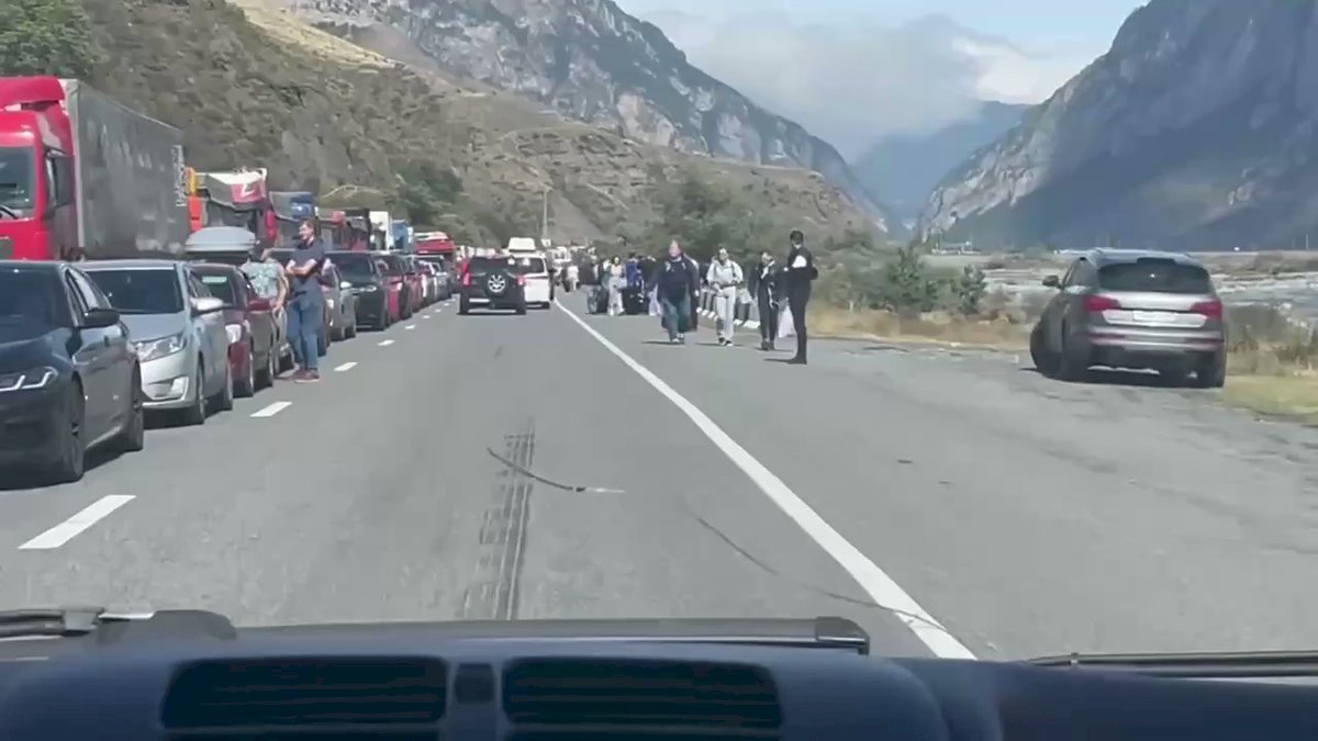 Gürcüstan ruslar üçün sərhədi BAĞLAYIR 