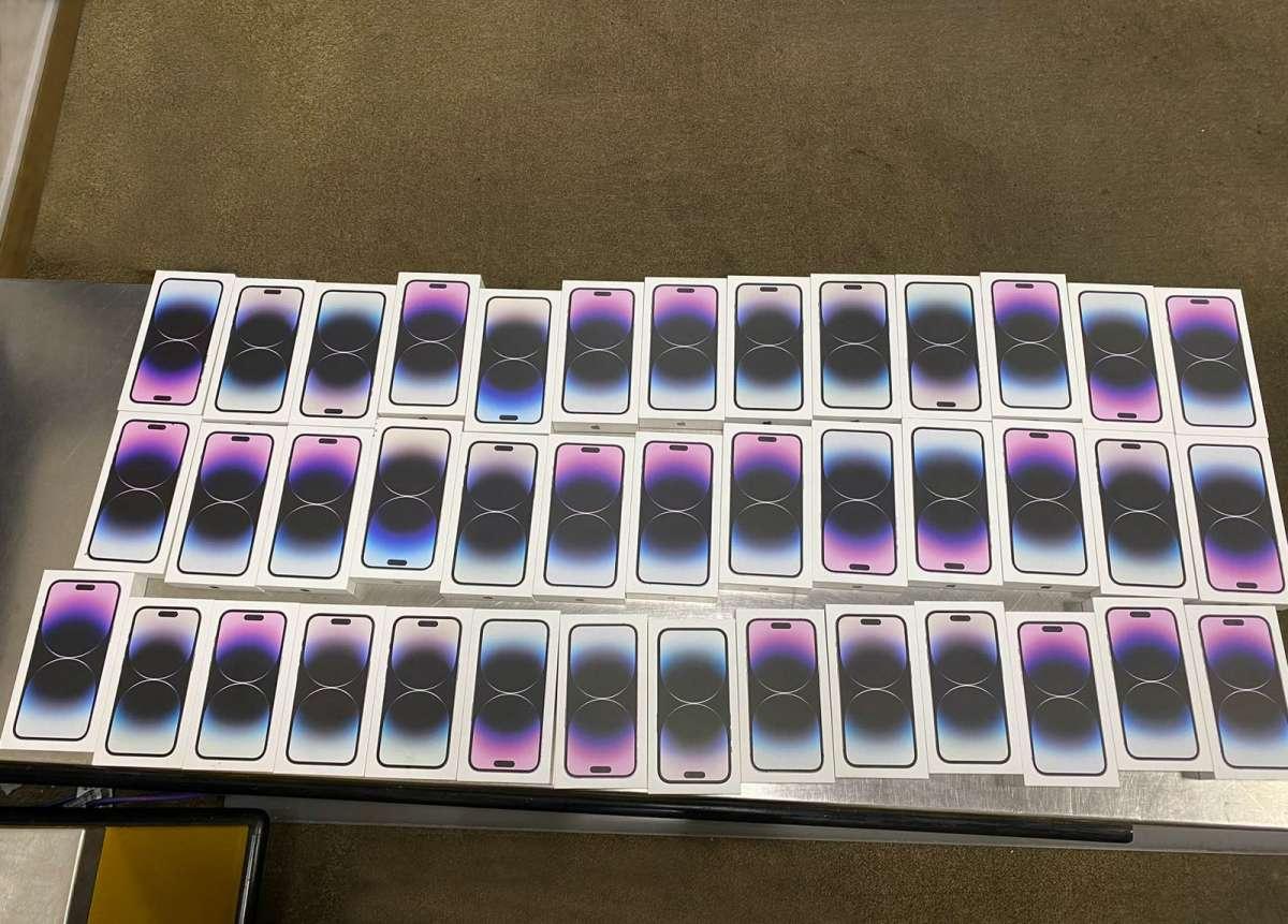 Gömrükdə külli miqdarda “iPhone” aşkarlandı