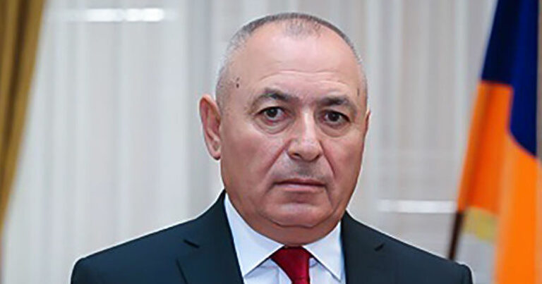 Keçmiş nazir FHN-də vəzifələri satırmış – İTTİHAM