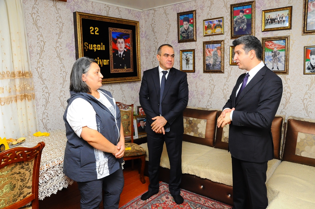 Şəhid ailəsi ziyarət edilib - FOTO