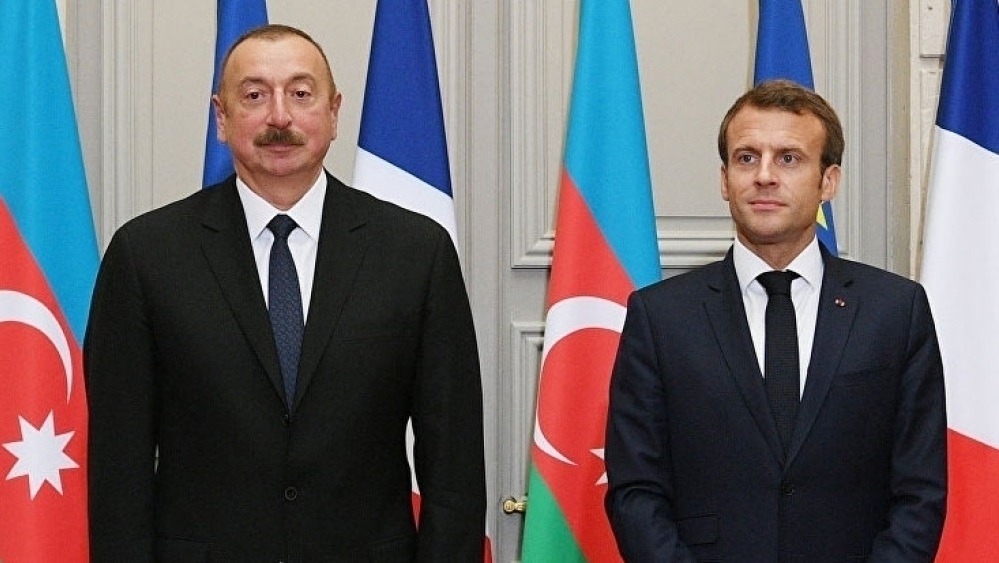 Makron İlham Əliyevə zəng etdi