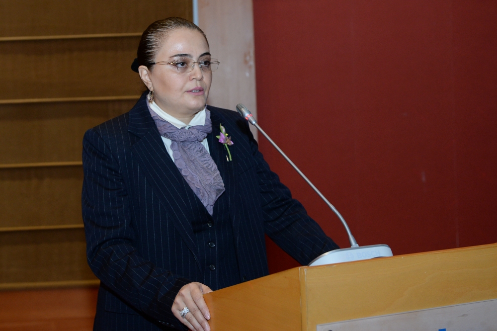 PA rəsmisi: “Özümüzü xarici amillərdən qorumalıyıq” 