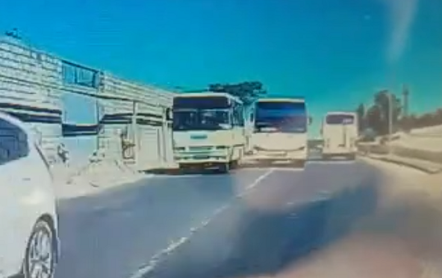 Avtobusu təhlükəli idarə edən sürücü işdən çıxarıldı - VİDEO