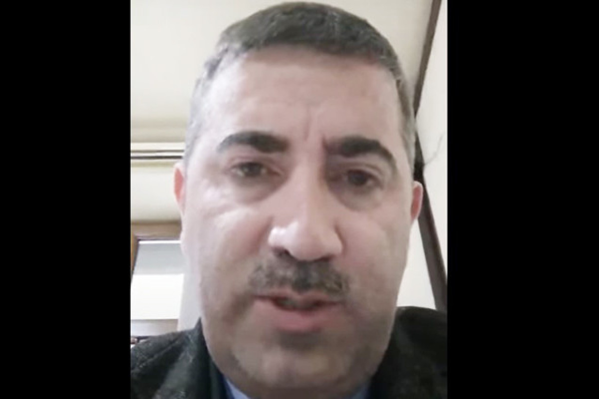Vəzifəlilərdən pul tələb edən 