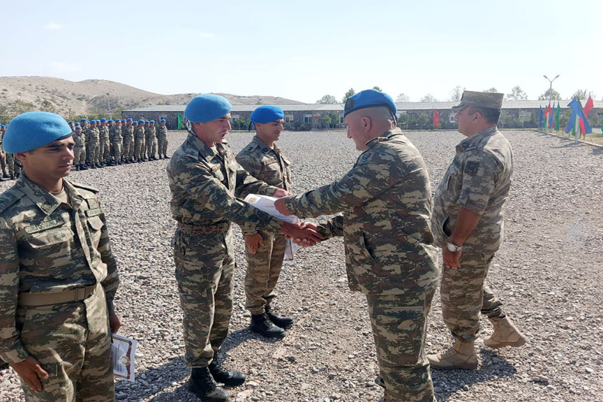Birinci zabit komando kursunun buraxılışı keçirilib - FOTO
