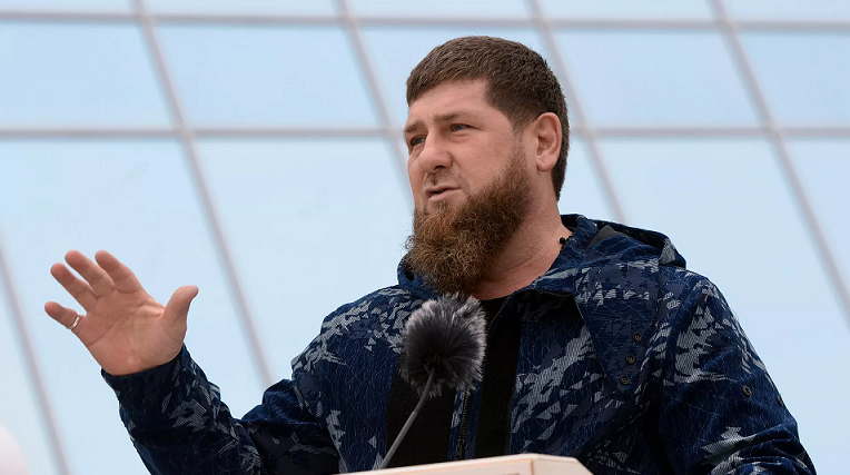 Putin çıxış edəndə Kadırov AĞLADI