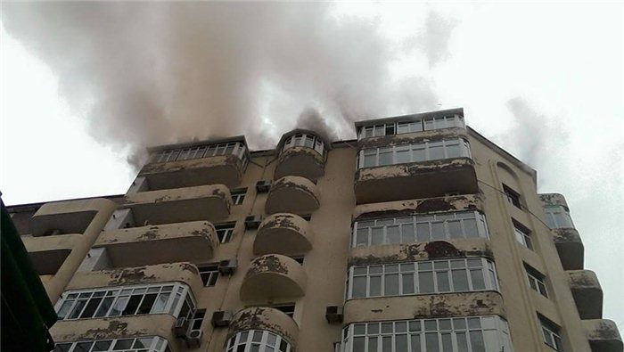 Yaşayış binasında yanğın, 37 nəfər təxliyə edildi - YENİLƏNİB