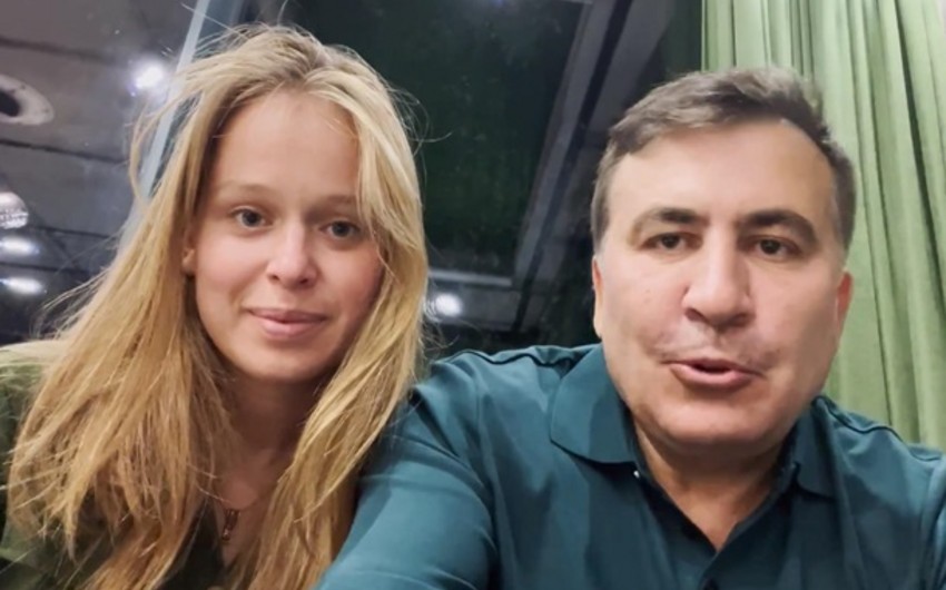 Saakaşvilinin xanımı OD PÜSKÜRDÜ: Satqınlar!