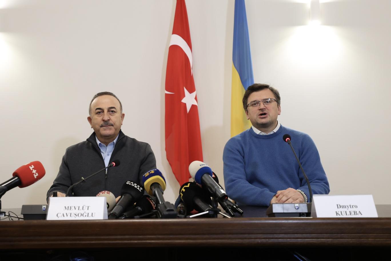 Çavuşoğlu Kuleba ilə son hadisələri müzakirə edib