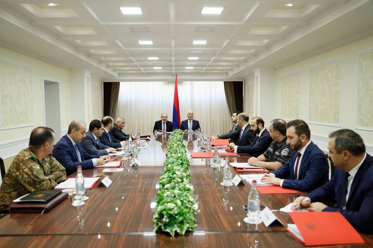 Paşinyan Təhlükəsizlik Şurasının iclasını keçirdi