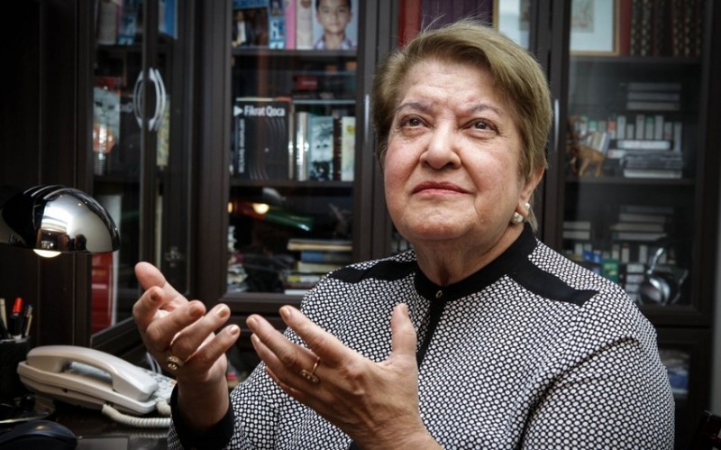 Ruhəngiz Qasımovanın qızı: “Anam dözmədi, ürəyi partladı”