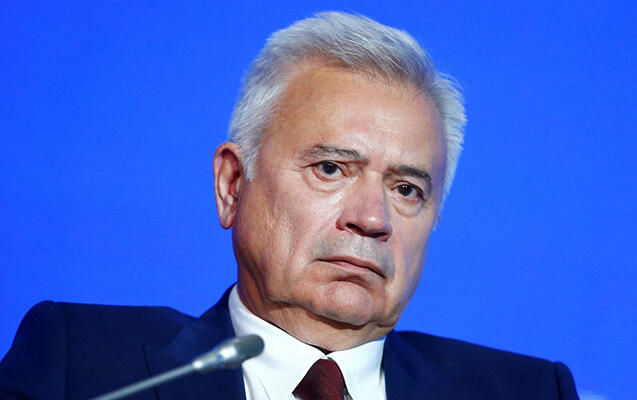 Azərbaycanlı milyarder məhkəməyə verildi