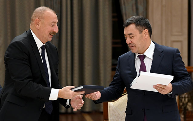 Prezidentə Heydər Əliyevlə bağlı fotoalbom təqdim olundu - FOTO