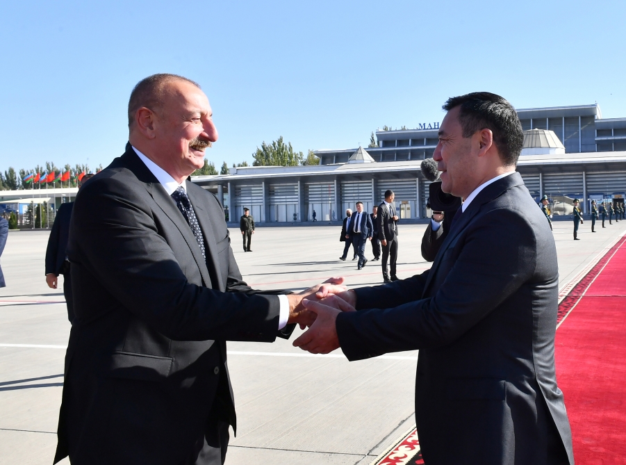 İlham Əliyevin Qırğızıstana səfəri başa çatdı - FOTO