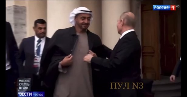 Putinin ərəb liderinə jesti müzakirələrə səbəb oldu