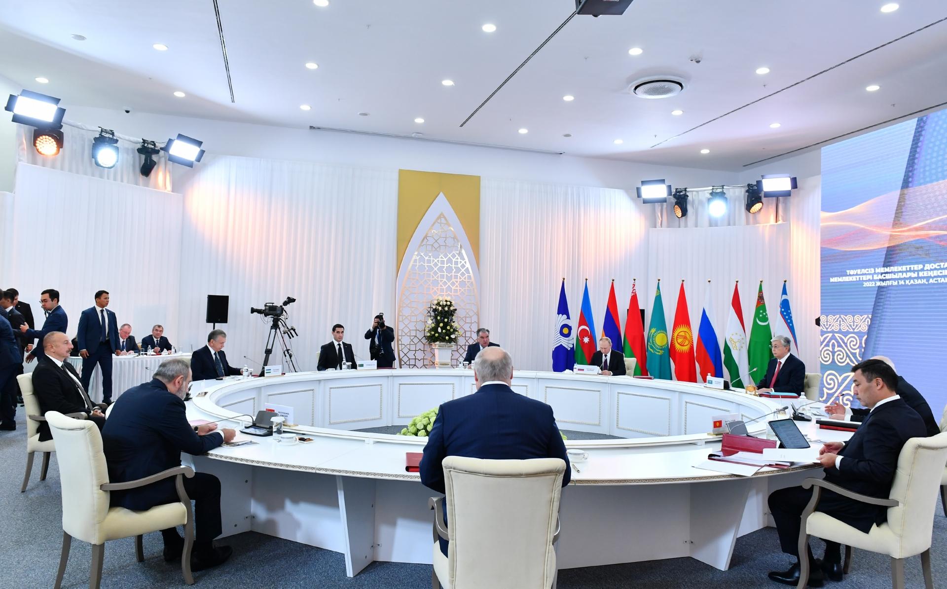 MDB başçıları Putinin təklifini qəbul etdilər