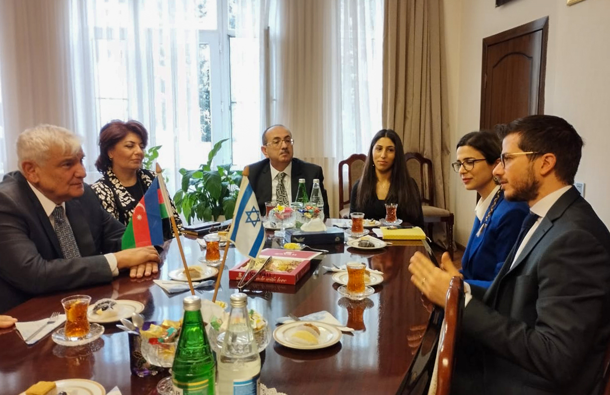 Kamal Abdulla İsrailin Azərbaycandakı səfiri ilə görüşüb