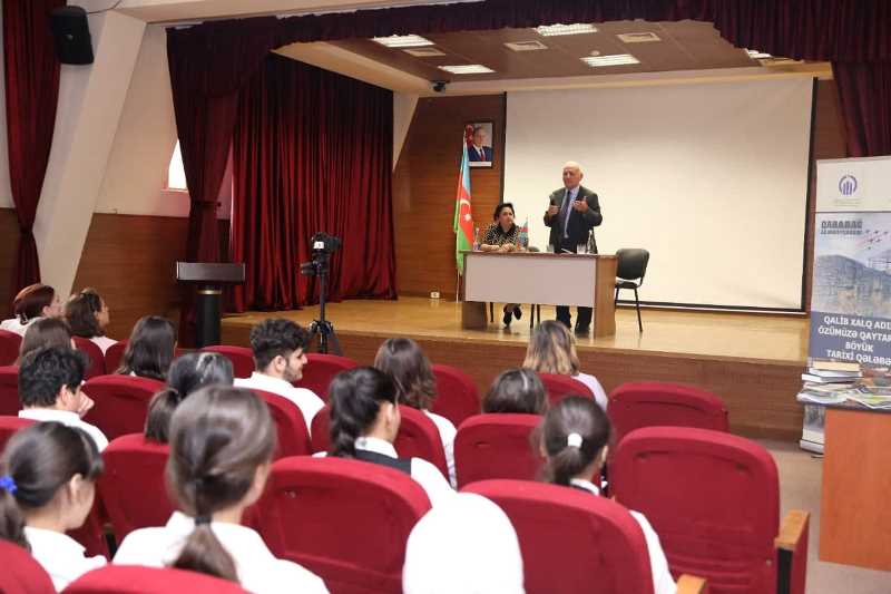 Yaqub Mahmudov məktəblilərə Qarabağ zəfərindən danışıb