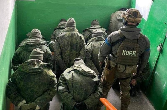 7 rus hərbçi Ukraynaya əsir düşdü