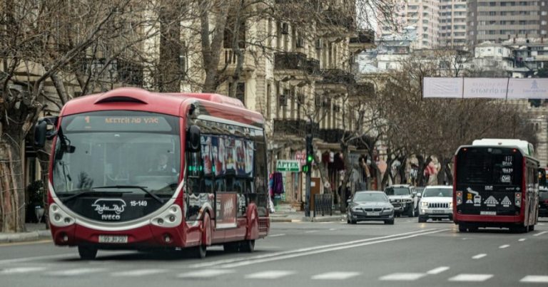 Bakıda 138 avtobus gecikir 