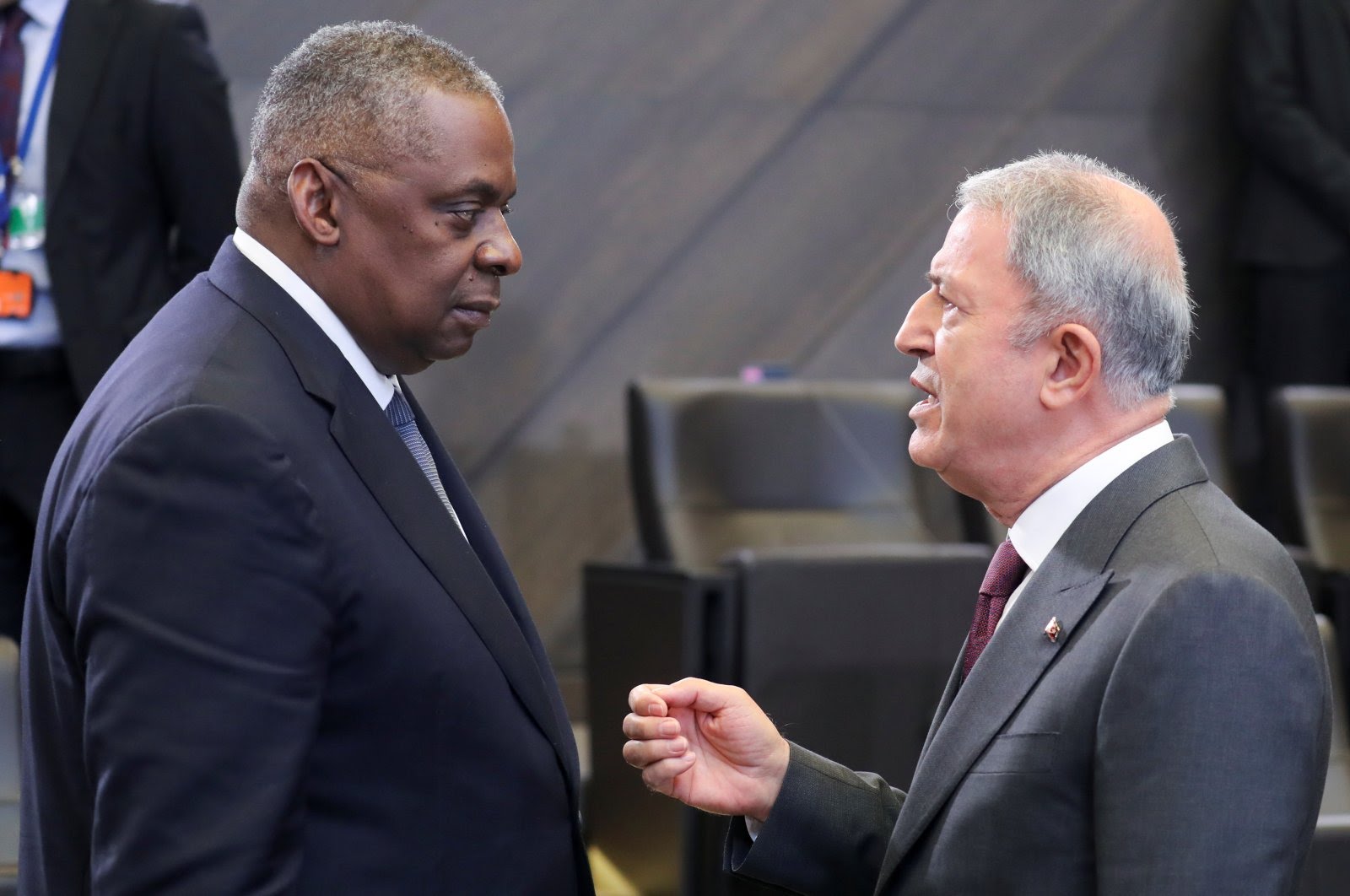 Hulusi Akar amerikalı həmkarı ilə danışıqlar apardı 