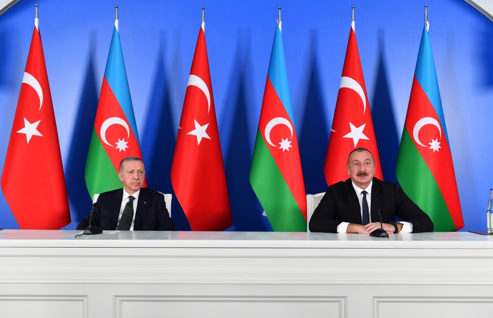 Biz bütün xoş günlərdə bərabərik - İlham Əliyev