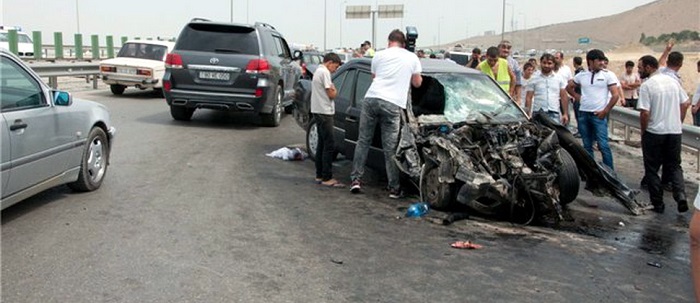 Yol qəzaları bitmir - Daha 2 ölü, 8 yaralı