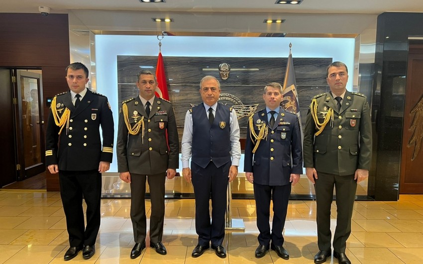Türkiyə ilə hərbi əməkdaşlıq məsələləri müzakirə olundu