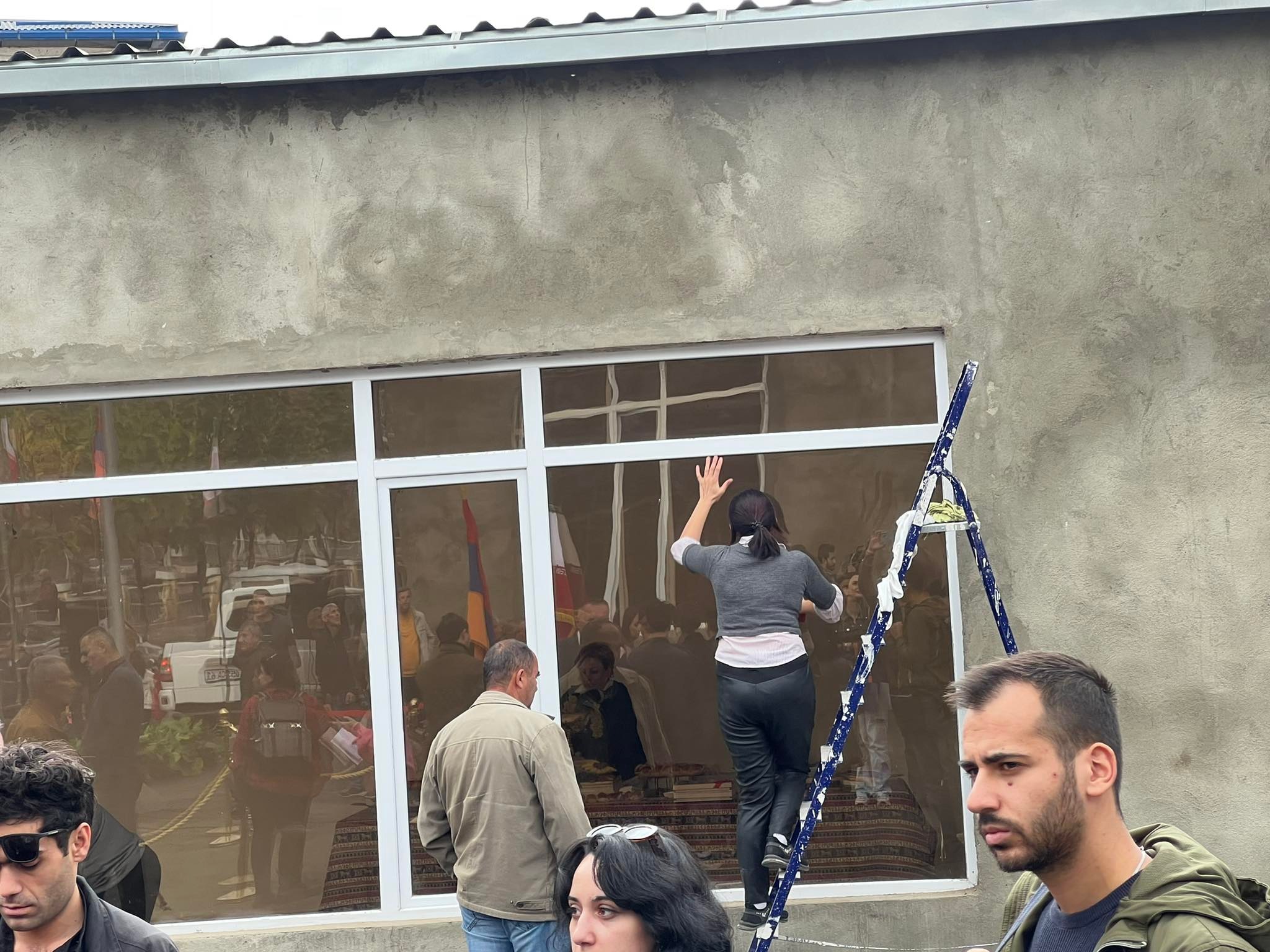Zəngəzurda İrana layiq konsulluq – Gülüş doğuran FOTOLAR