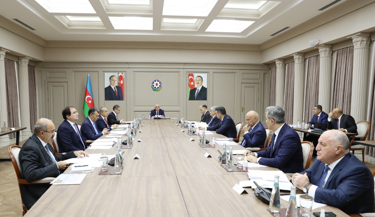 Baş nazir iclas keçirdi - Qarabağla bağlı tapşırıqlar verildi