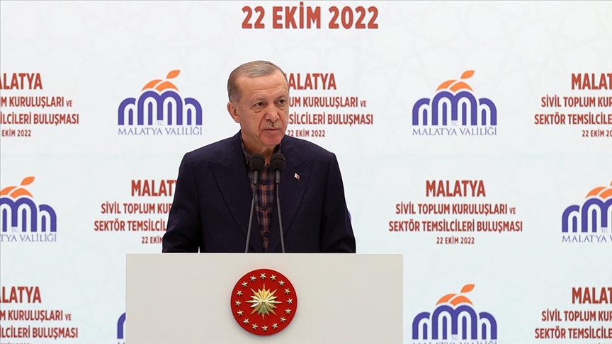 Ərdoğan hicab məsələsini referenduma çıxarmağı təklif etdi