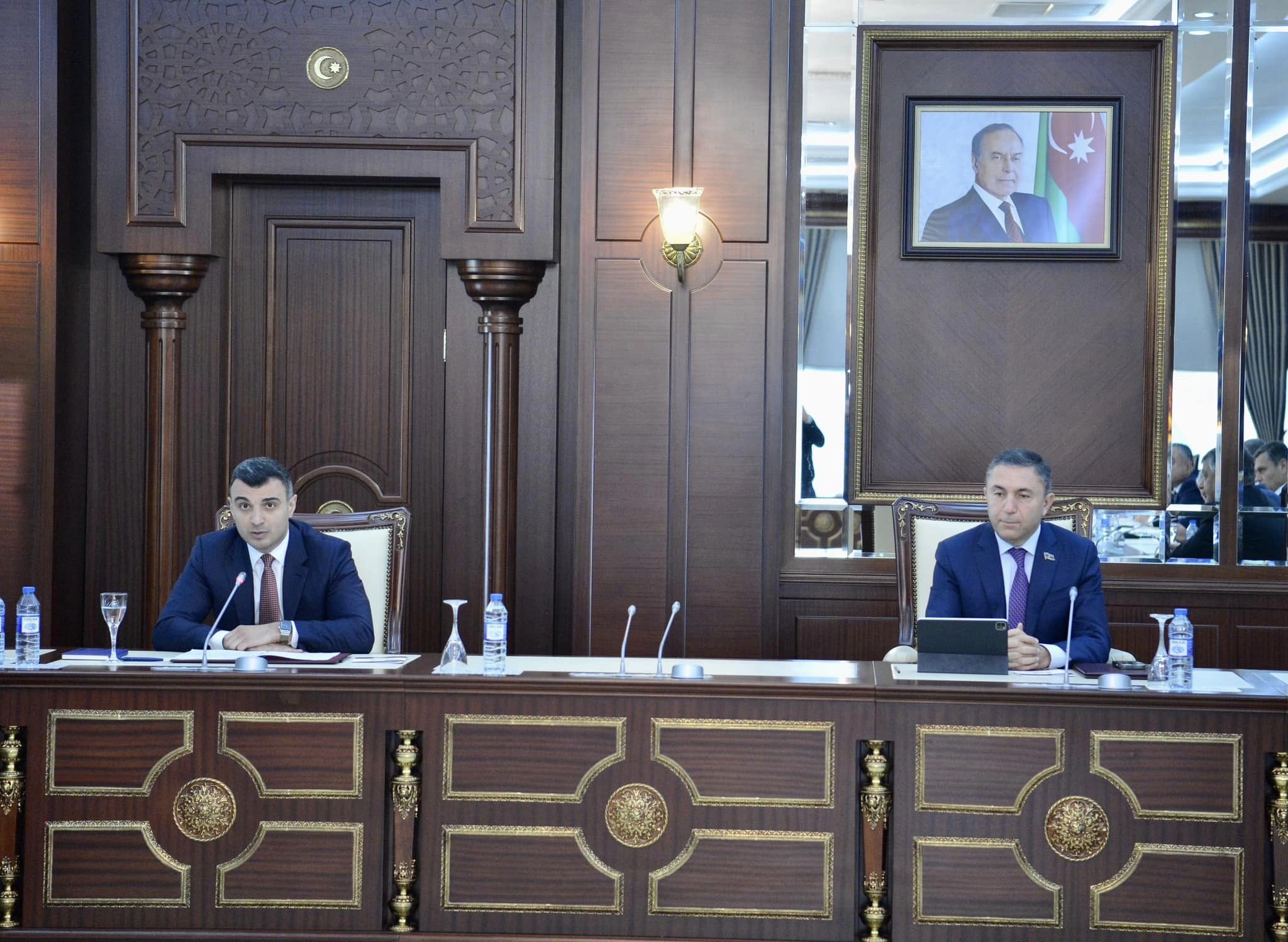 Baş bankir deputatların suallarını cavablandırdı