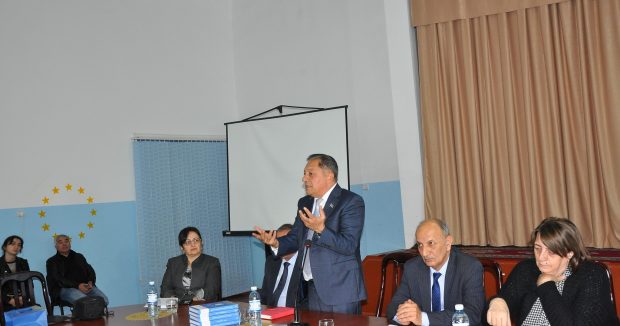 Deputat tələbələrlə görüşüb - FOTOLAR