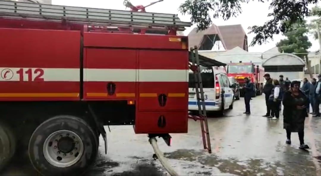 Yataqxanada yanğın: Sakinlər təxliyə edildi - FOTOLAR