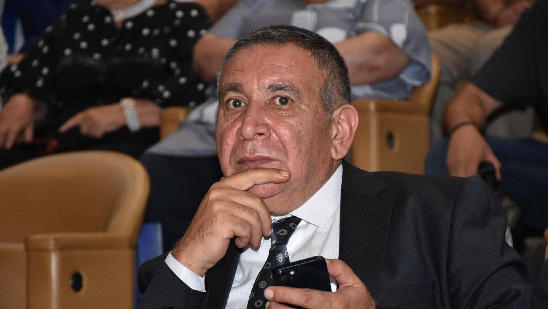 “Babam mənə kor deyib, gəlib gedəni vur deyib...” - Rəşad Məciddən AYB qalmaqalına reaksiya
