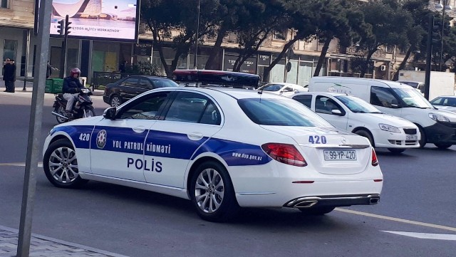Polisin tələbinə əməl etməyən ata və oğlu saxlanıldı
