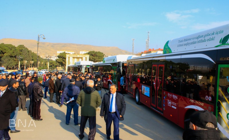 Avtobuslar ünvana GECİKİR