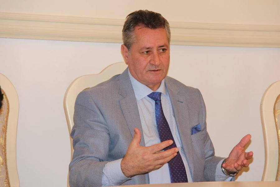 Elçin Hüseynbəyli Çingiz Abdullayevin sərt davranışını belə ŞƏRH ETDİ