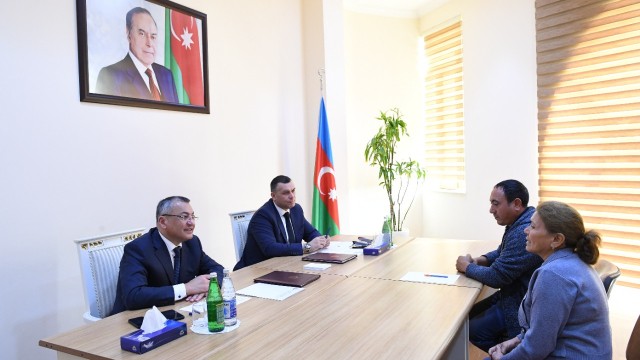 Komitə sədri Salyanda vətəndaşları qəbul edib - FOTOLAR