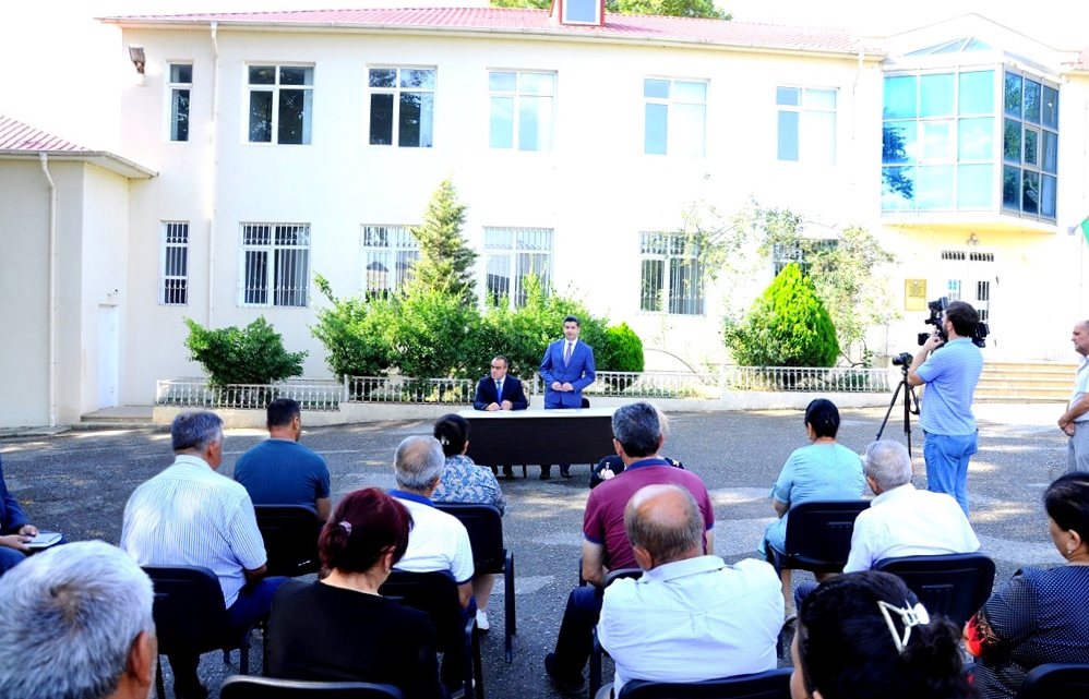 Qaşaltı Qaraqoyunluda səyyar qəbul keçirilib - FOTOLAR