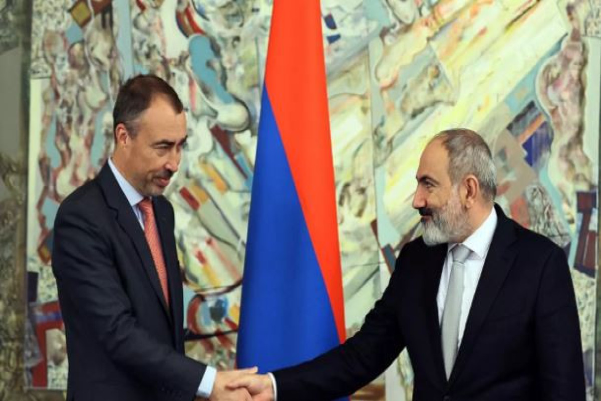Paşinyanla Klaar arasında sərhəd müzakirəsi