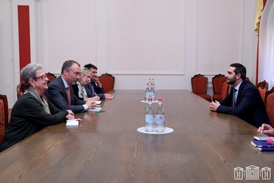 Klaar İrəvanda Türkiyəni müzakirə etdi